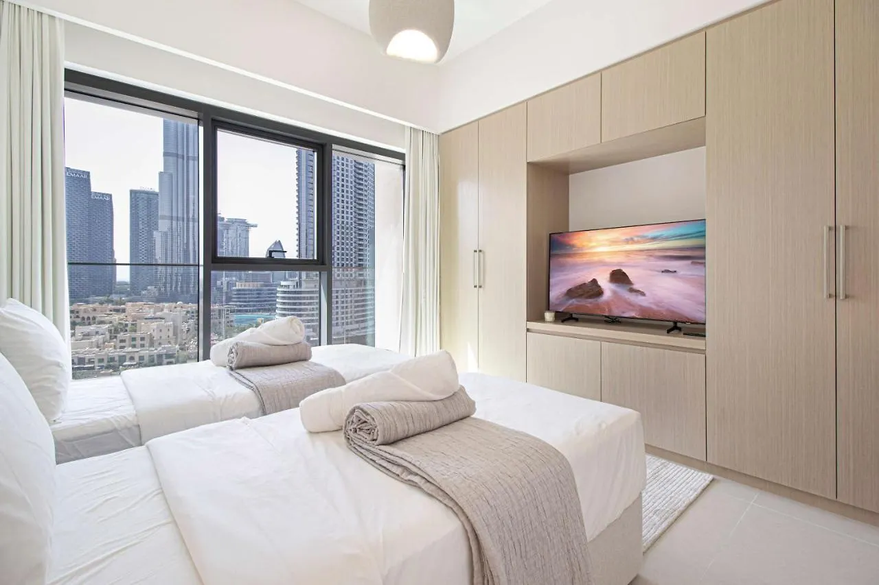 Havenue At Burj Royale - Full Burj Khalifa View - 2 Bed Apartment - Pool - Gym Dubai United Arab Emirates